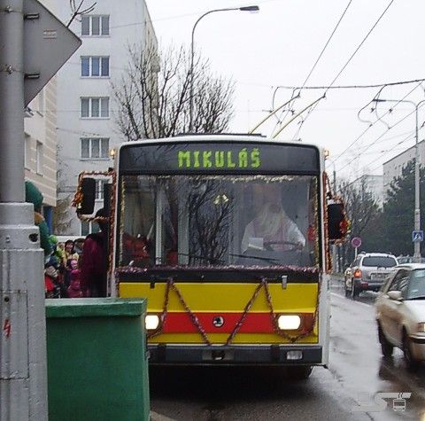 Kliknut�m okno zav�ete