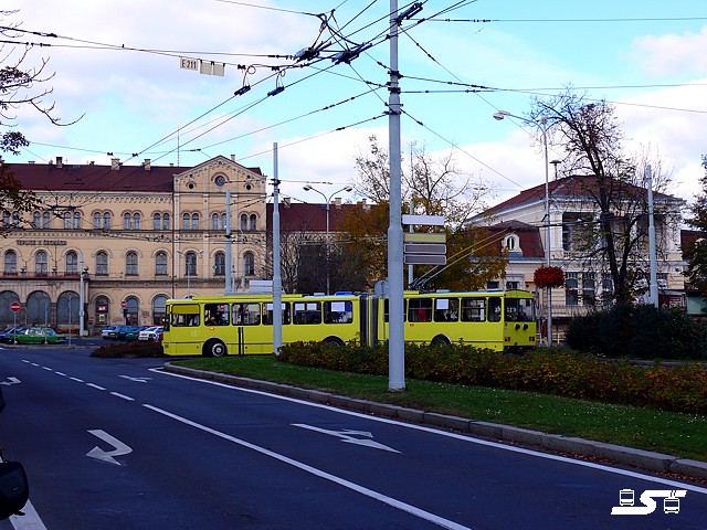 Kliknut�m okno zav�ete