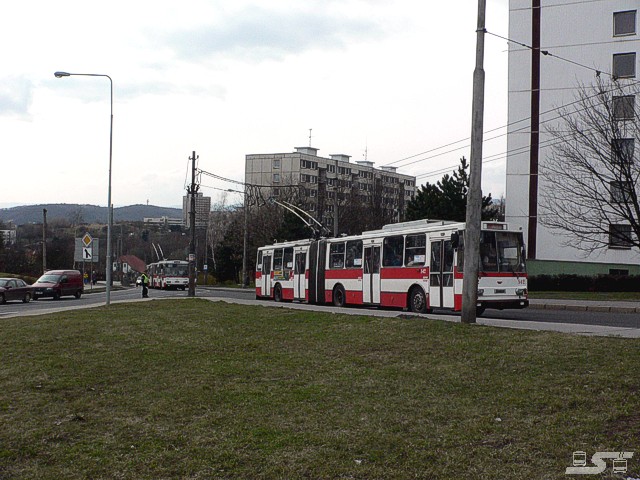 Kliknut�m okno zav�ete